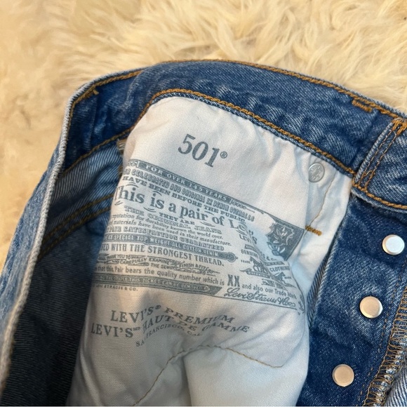 Levi’s 501 Denim Shorts - Picture 3 of 8